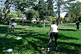 'Frisbee Toss Demo' az ÁOK parkjában